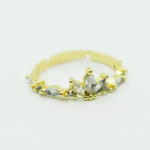 ANILLO DORADO TIARA