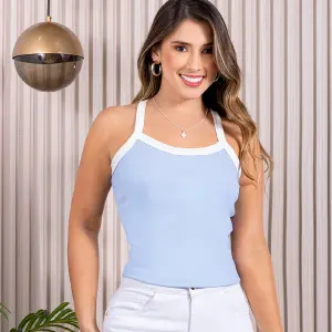 Blusa Sin Mangas: Elegancia con Ribete
