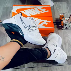 NIKE WINFLO Jc