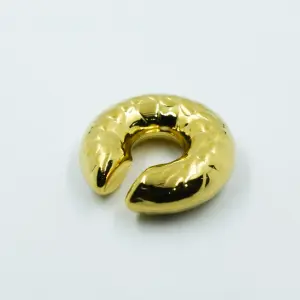 EARCUFF DORADO GRABADO