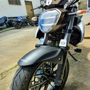 LOGO BARRAS GIXXER 250