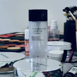 MAQUILLAJE FINALIZADOR FIX ALICE ACADEMY
