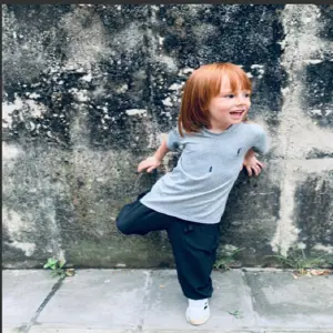 JOGGER NIÑO KAREN