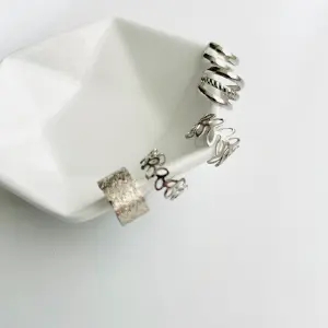 Set Ear Cuff Entre Hojas Plateado