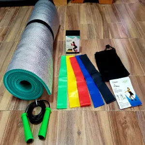 Colchoneta de Camping con Aislamiento de Aluminio - Colchoneta, kit bandas y lazo siliconado
