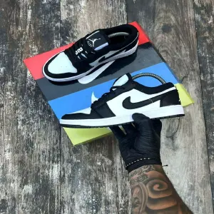 NIKE RETRO LOW