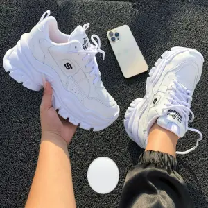 SKECHERS REVELS