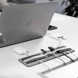 Organizador adhesivo para accesorios
