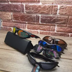 LENTES DE SOL-DEPORTIVAS-VISOS