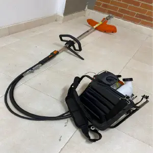 GUADAÑA DE ESPALDA 143RII HUSVARNA: Potencia y Precisión en un Solo Herramienta - GUADAÑA DE ESPALDA 143RII HUSVARNA