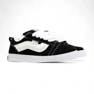 VANS KNU SKOOL