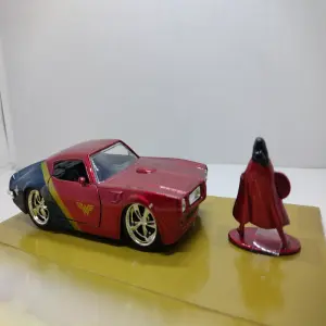 WONDER WOMAN & 1972 PONTIAC FIREBIRD