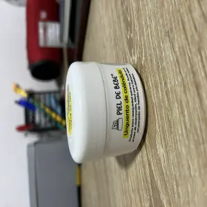 Dermacure: Crema Revitalizante con Vitamina E y Manzanilla - Dermacure
