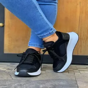 Tenis de mujer Nirvana Negro