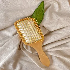 Cepillo madera de bambú