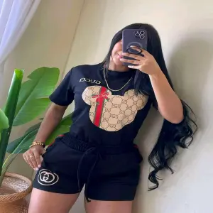 Conjunto Short Gucci: Elegancia y Comodidad - Conjunto Short Gucci
