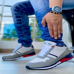 TOMMY DEPORTIVO: Zapatillas Lacoste para Hombres - TOMMY DEPORTIVO
