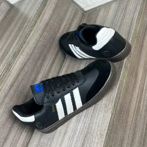 SAMBA NEGRO RALLA  BLANCA SUELA BAJA CA