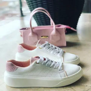 Tenis Clasico Dama Blanco/Rosado