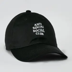 Gorra negra Antisocial club