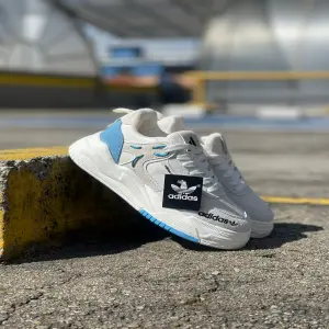 Adidas en plataforma