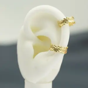 EARCUFF DORADO PLANO PALITOS