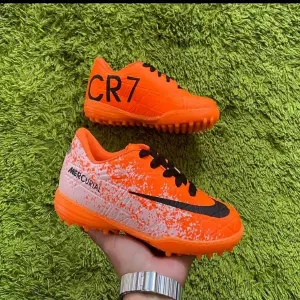 Guayo Nike Mercurial CR7 Naranja: Dominación en la Cancha - Guayo Nike  Mercurial CR7 Orange