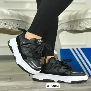 Tenis New Shita  de Dama / Chita