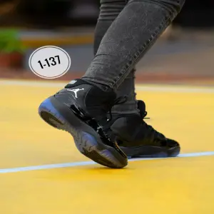 JORDAN RETRO 11 NEGRA