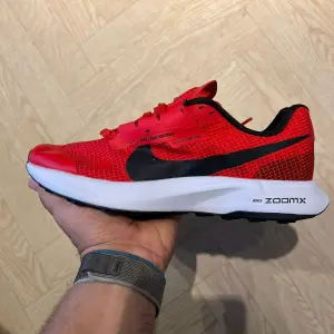 NIKE ZOOM X ROJO