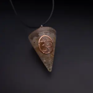 Collar Orgonita Om Cuarzo Citrino Estuch
