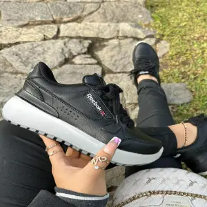 REEBOK DE DAMA
