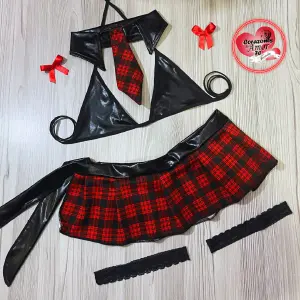 Cole Top Negro: Elegancia y Estilo - cole top black