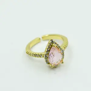 ANILLO DORADO PIEDRA ROSADA