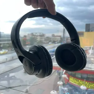 Diadema JBL tune 700