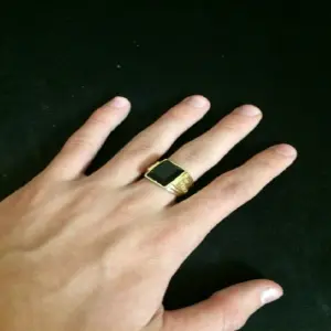 ANILLO ONIX H: Elegancia atemporal - ANILLO ONIX H