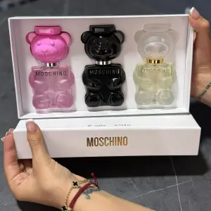 CAJA X 3 DE MOSCHINO