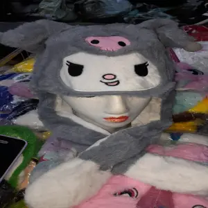 GORRO CON OREJAS MOVILES