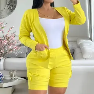 conjunto de blazer amarillo
