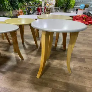 Mesa de madera MDF poliuretano grande