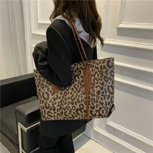 Bolso de Hombro Estampado de Leopardo