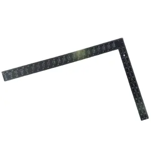 ESCUADRA NEGRA 60 X 40 CM