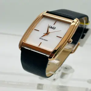 RELOJ CUERO CUADRADO DAMA