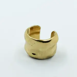 EARCUFF DORADA ONDA