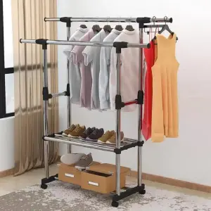 Estante metálico de ropa