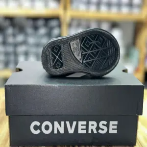 Converse diseño MARIO BROS NEGRO NIÑO