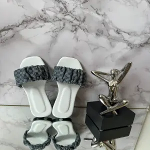 SANDALIAS PLANAS LUCK MR