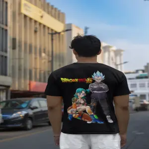 RF005 CAMISETA REGULAR FIT VEGETA 205GR