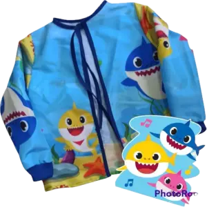Delantal escolar baby shark niño-niña