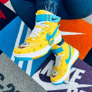botas bob esponja